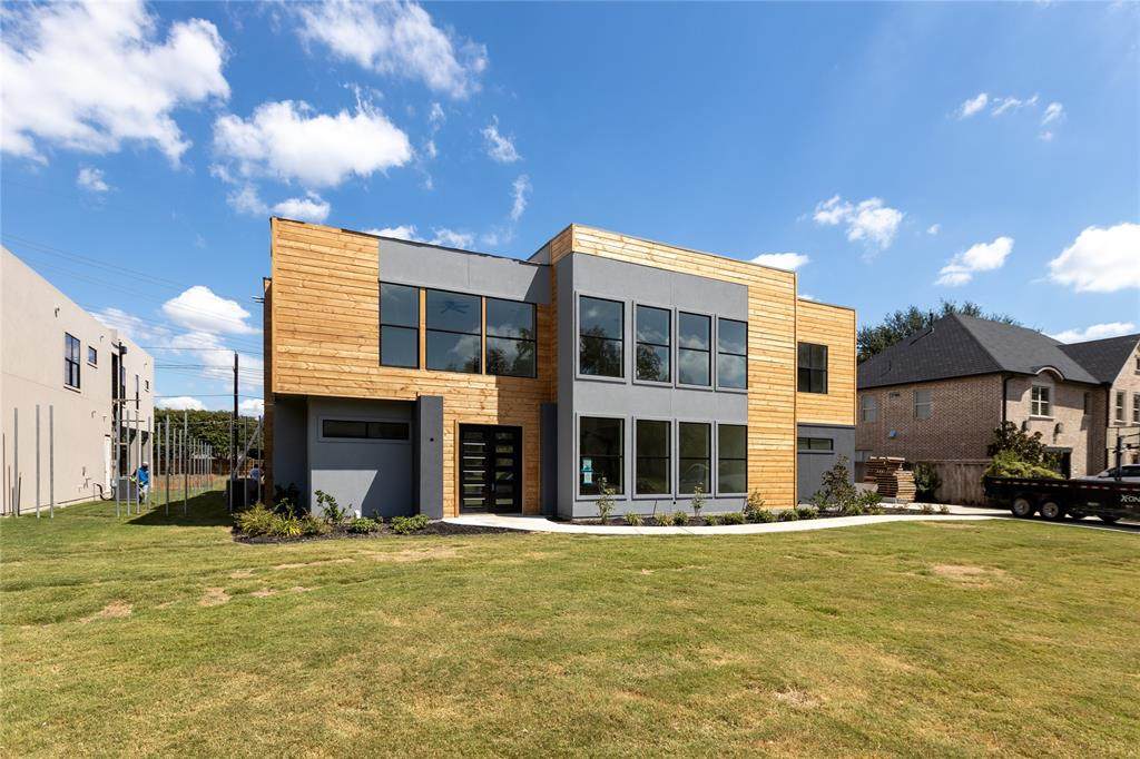 6449 Royalton Drive - Photo 1