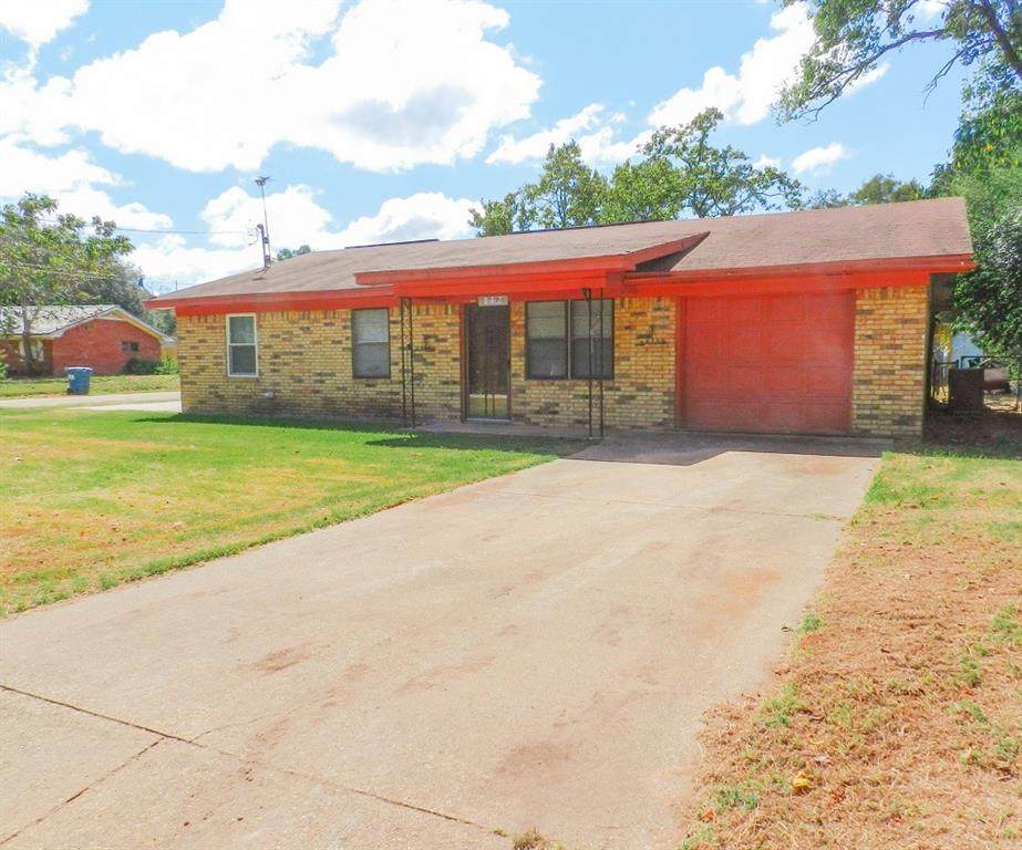 212 Lynn Street - Photo 1