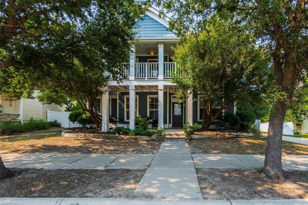 1025 Oakcrest Drive - Photo 1