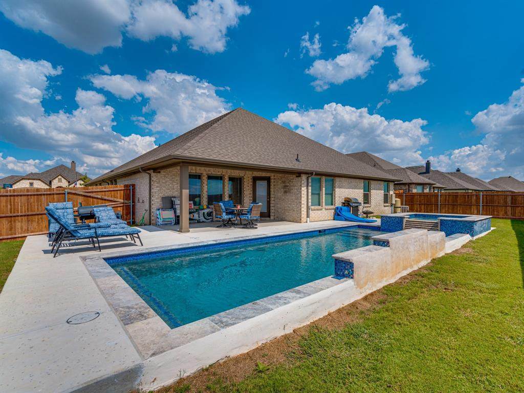 618 Roscoe Drive - Photo 1
