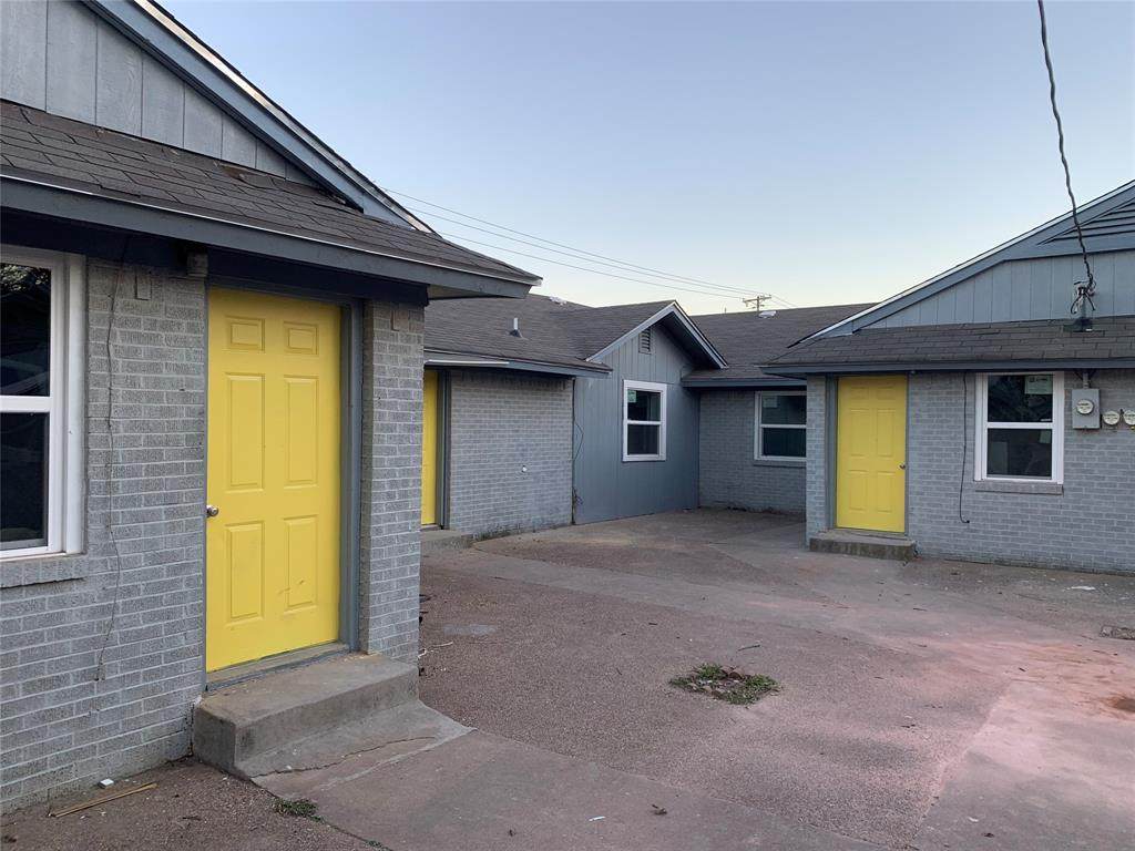501 6th Street - Photo 1