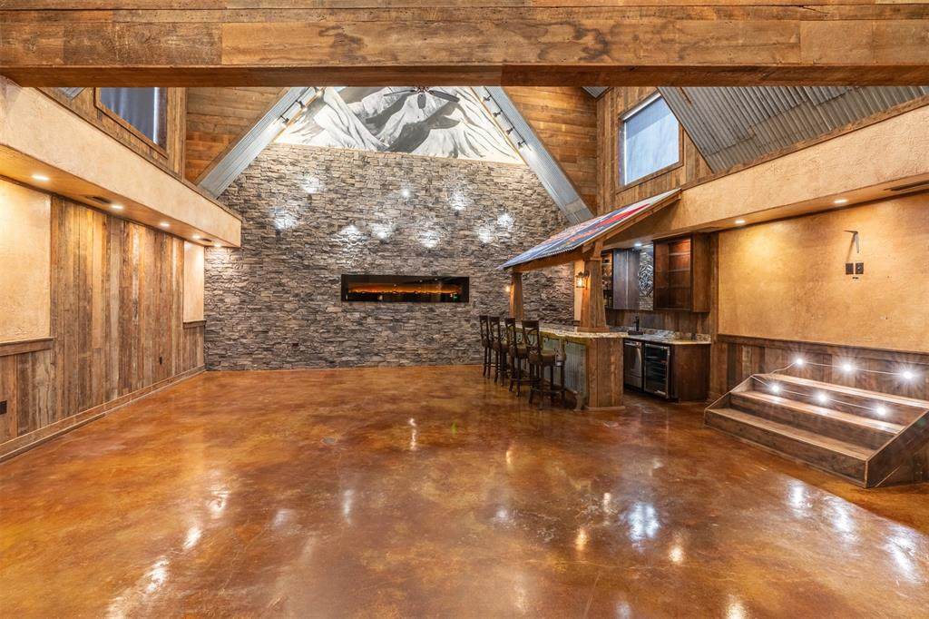 406 County Road 3640 - Photo 1
