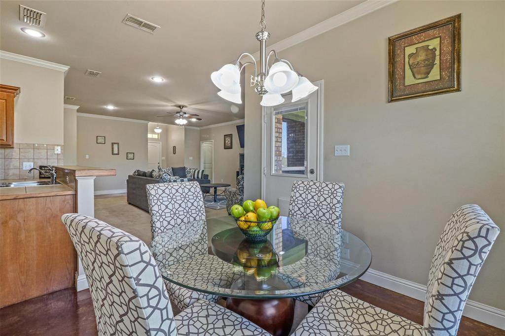 692 Princess Place - Photo 1