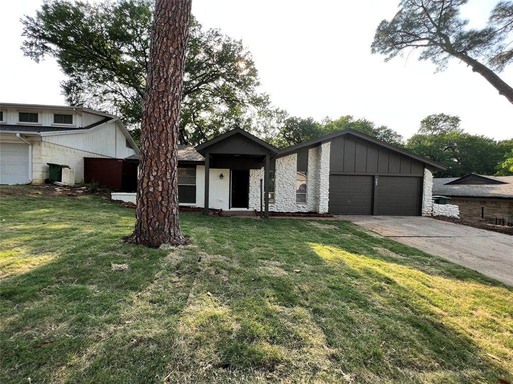 702 Chestnut Drive - Photo 1