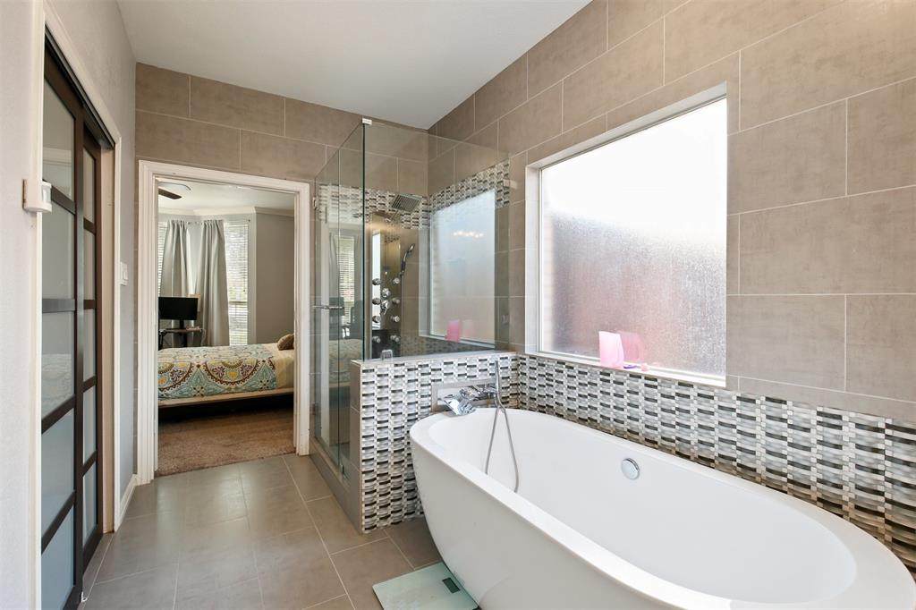 114 Oakbend Drive - Photo 1