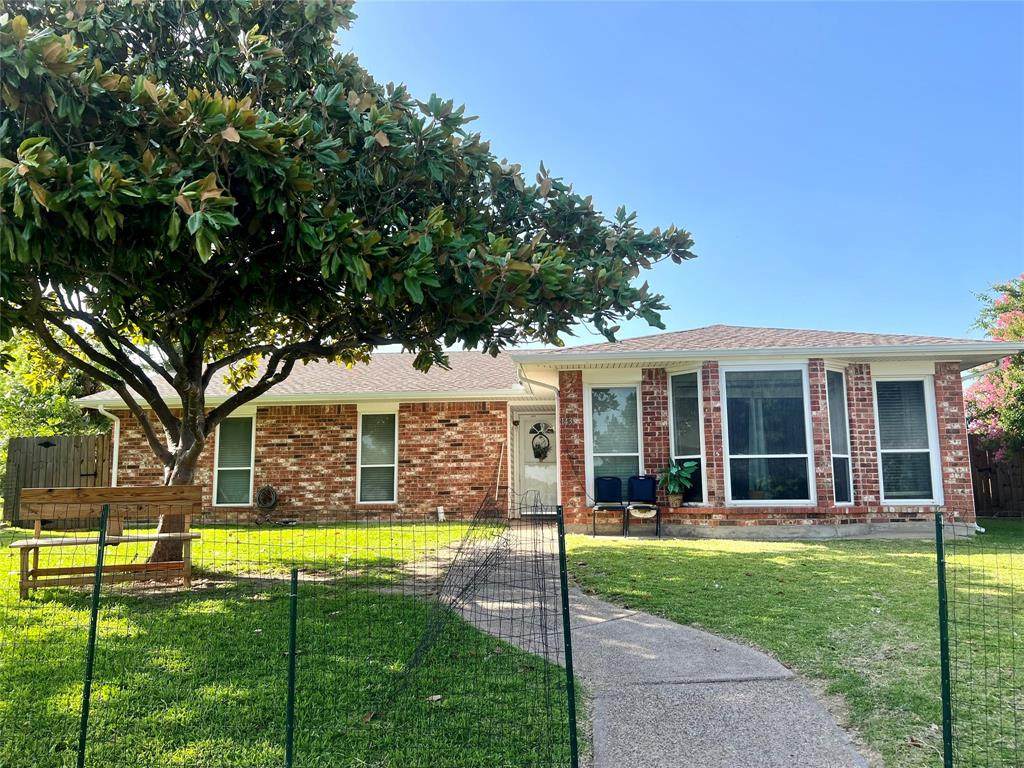 1433 Frio Circle - Photo 1