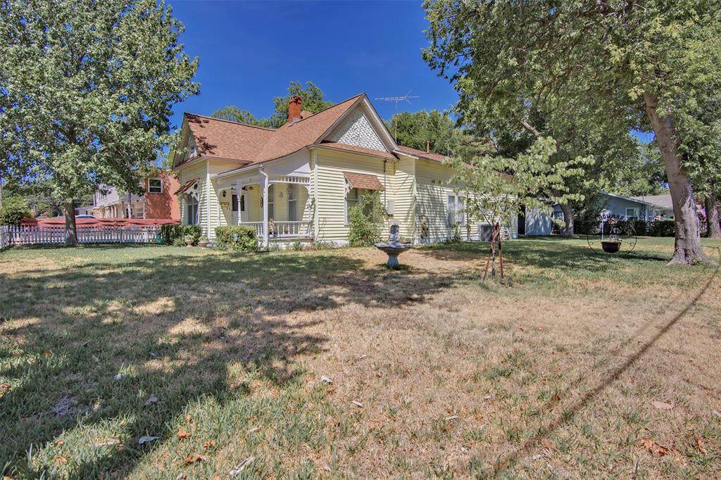 502 Williams Avenue - Photo 1