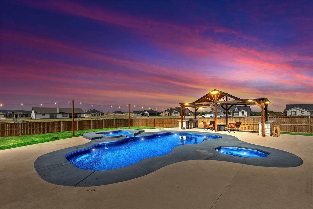110 Oak Grove Drive - Photo 1