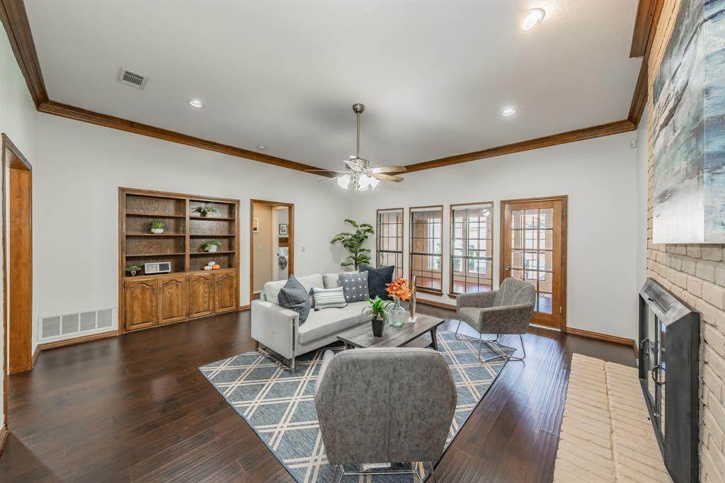 2921 Shalimar Drive - Photo 1