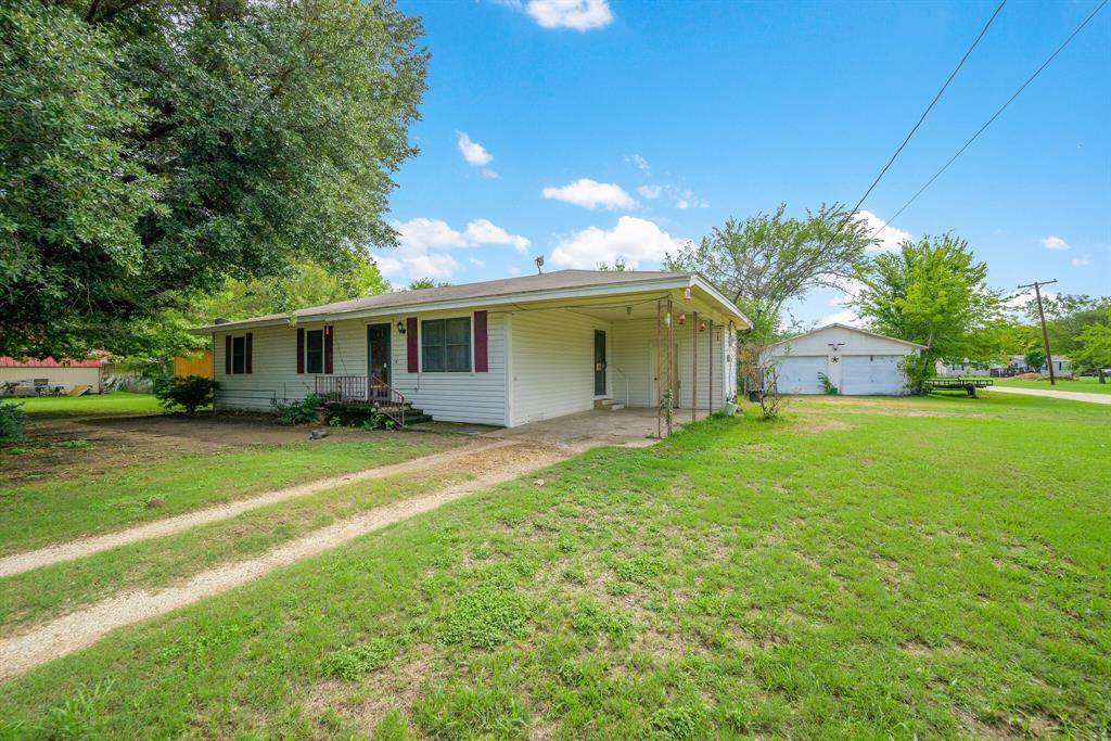 302 Runnels Avenue - Photo 1