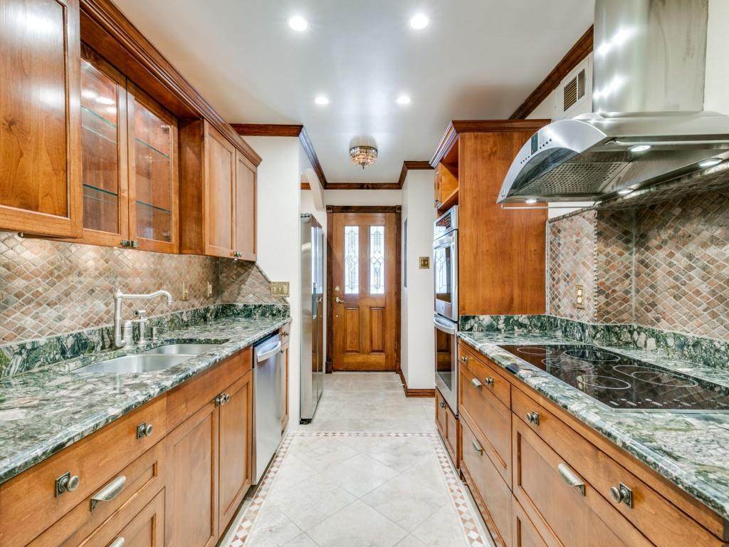 7440 Northwest Highway - Photo 1