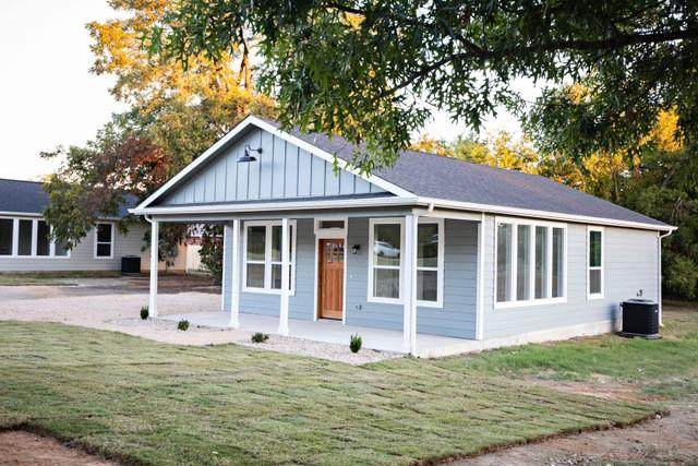 704 Walnut Street - Photo 1