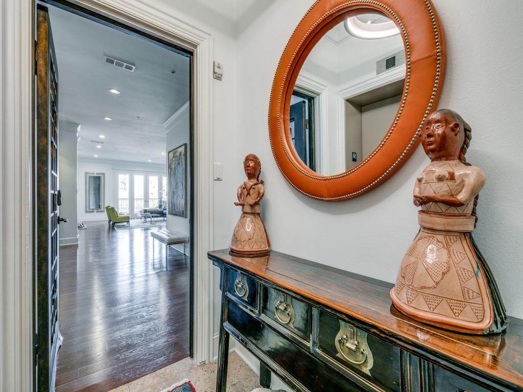 2848 Woodside Street - Photo 1