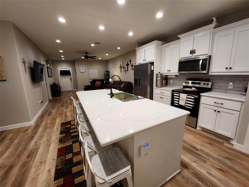325 Jones Street - Photo 1