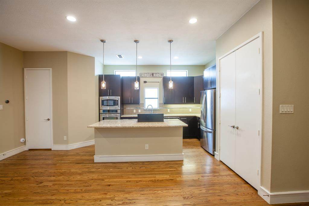 2117 Albany Street - Photo 1