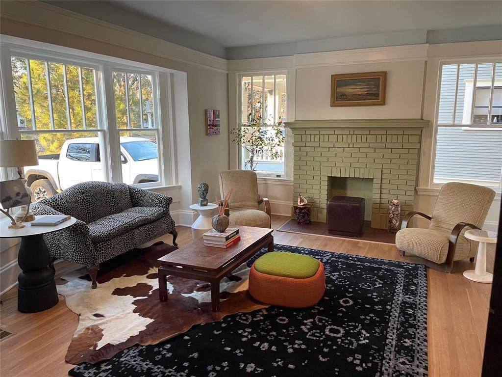 5004 Worth Street - Photo 1