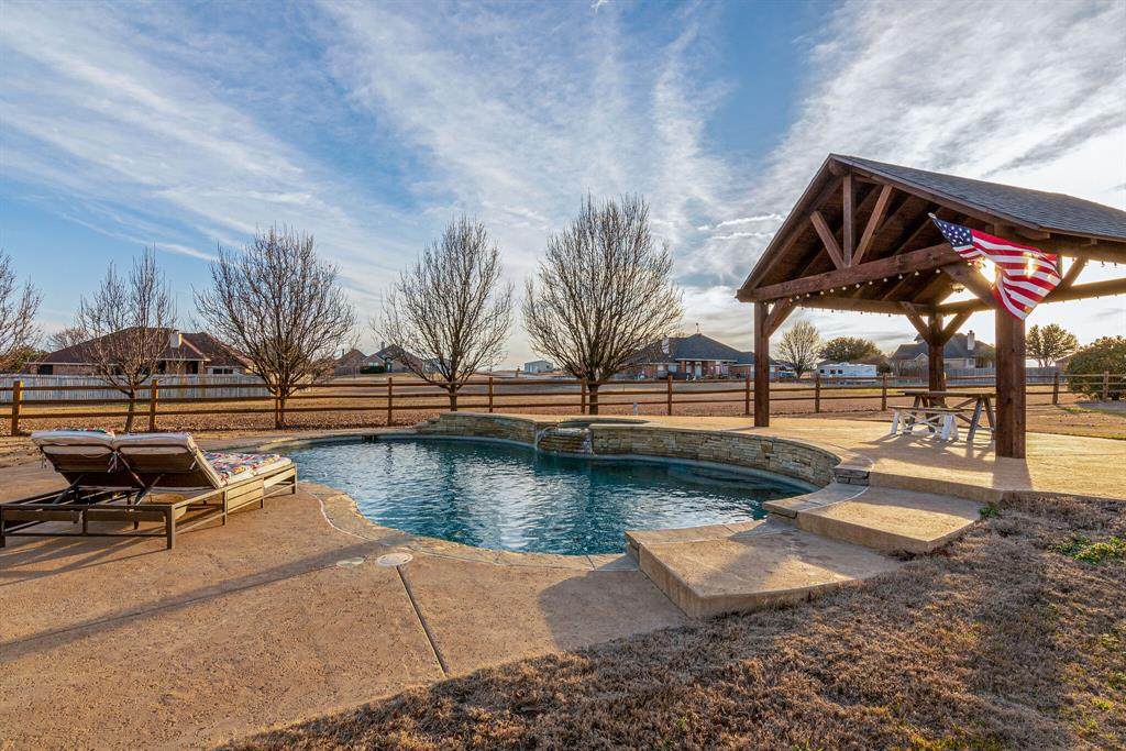 113 Mesquite Court - Photo 1