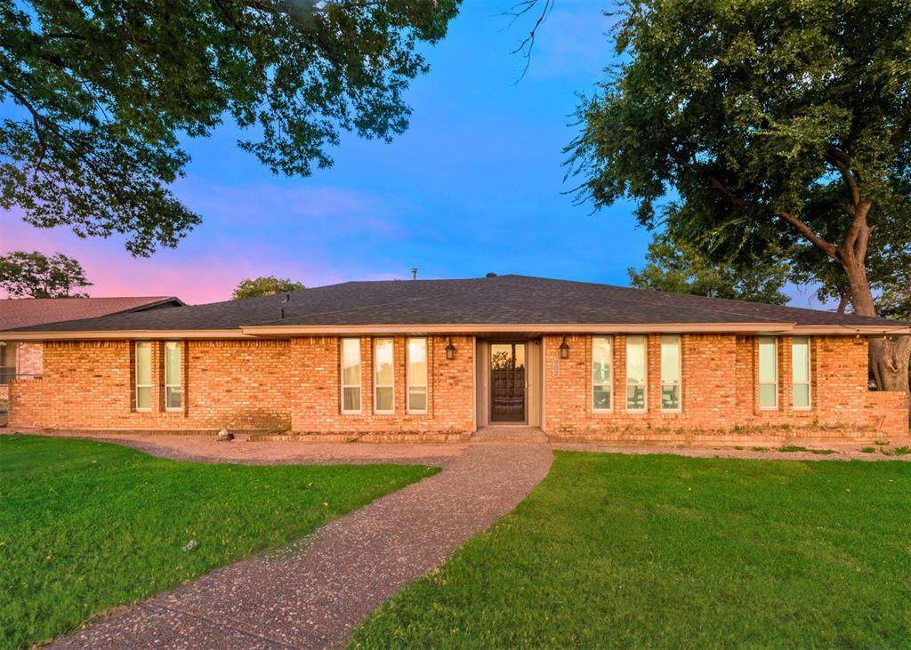 902 Cedar Ridge Drive - Photo 1