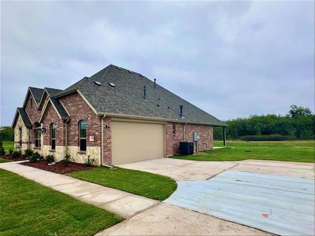 4959 Elizabeth Way - Photo 1