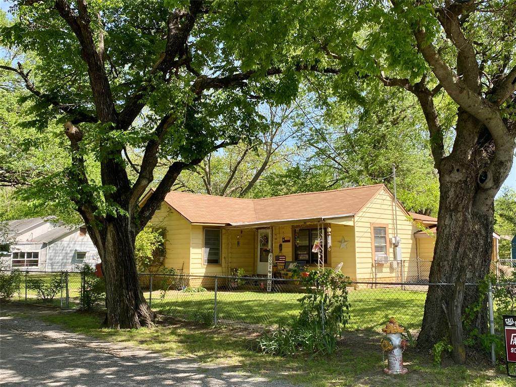 1115 6th Street - Photo 1