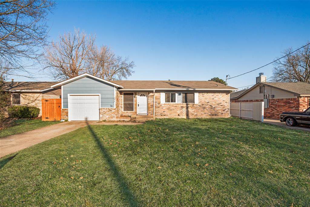 506 Lois Street - Photo 1