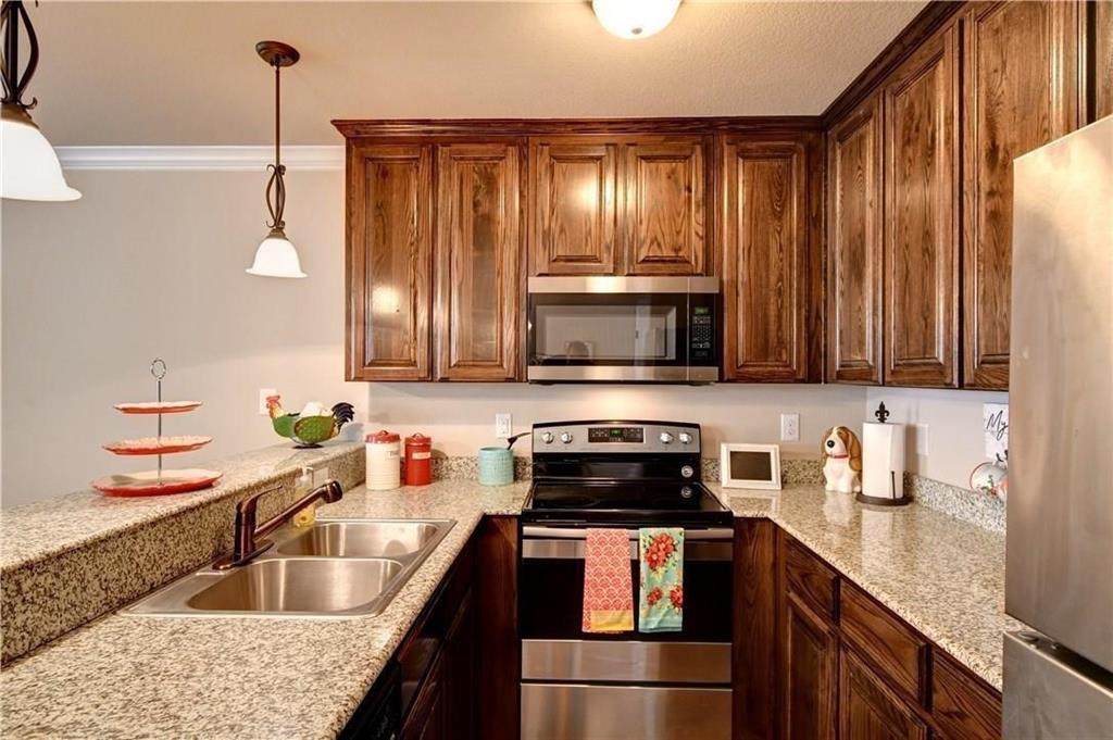 701 Lillian Street - Photo 1