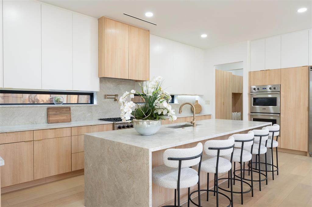 4435 Merrell Road - Photo 1