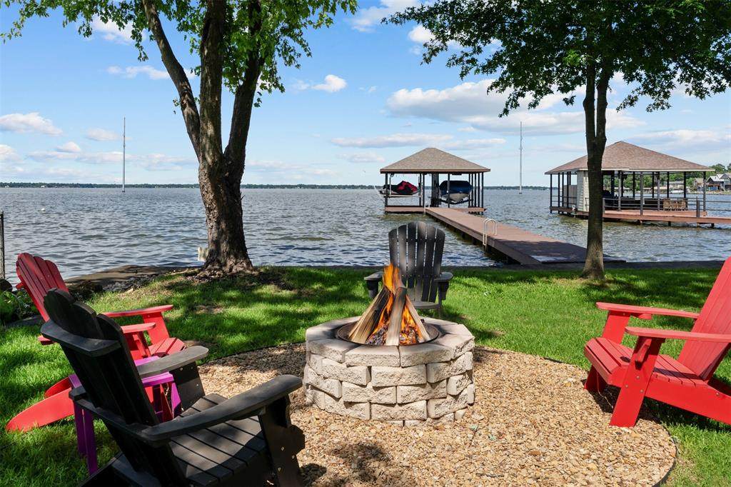 104 Kingsway - Photo 1