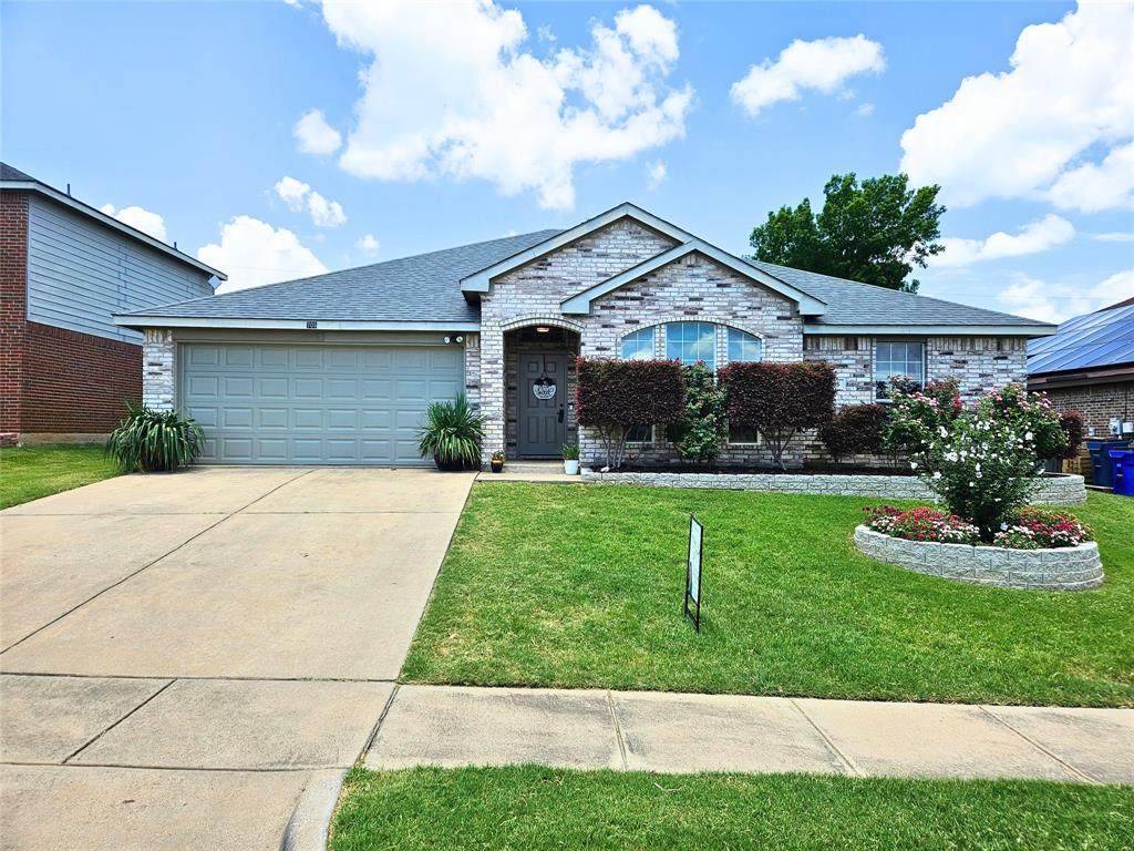 705 Tracy Drive - Photo 1