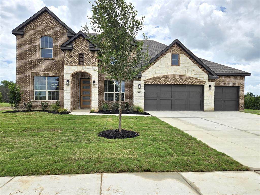 909 Allegro Avenue - Photo 1