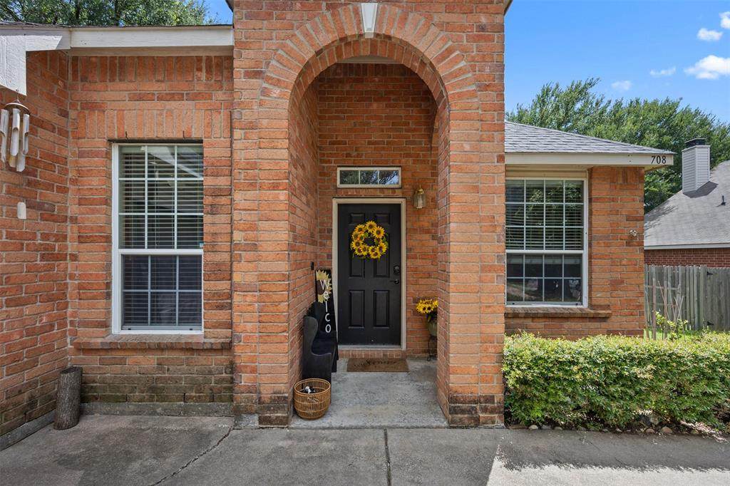 708 Hummingbird Trail - Photo 1