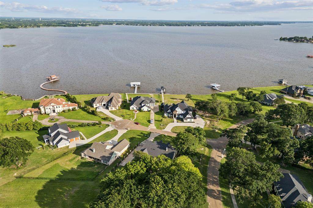 101 Beacon Court - Photo 1