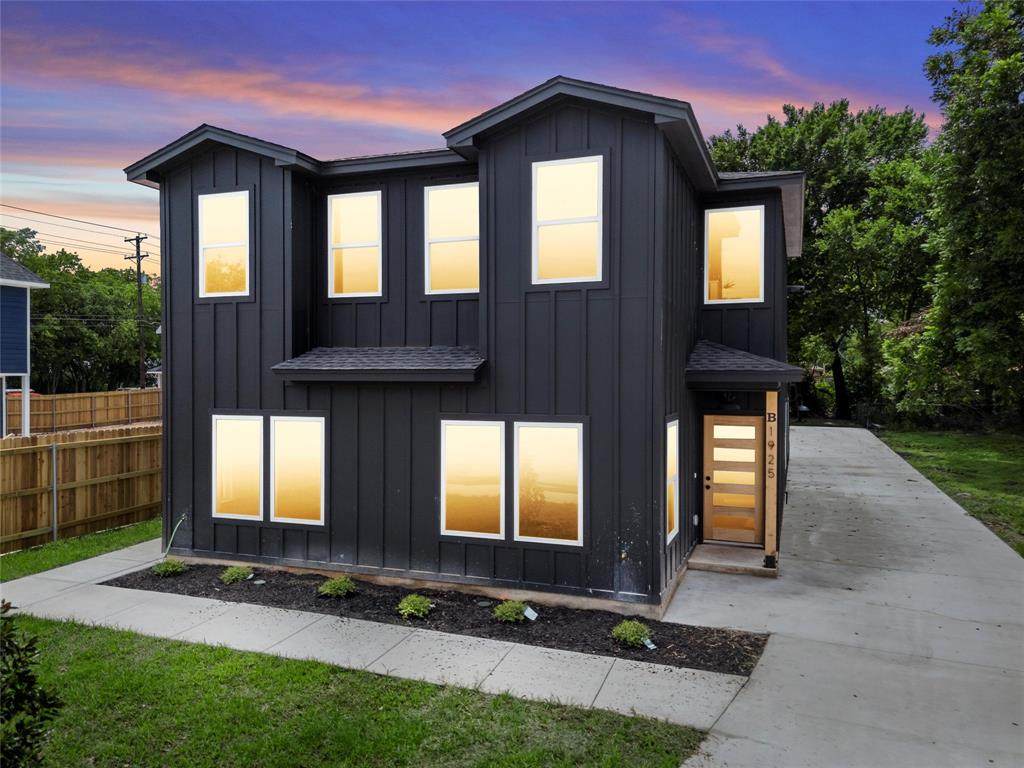 1925 21st Street - Photo 1