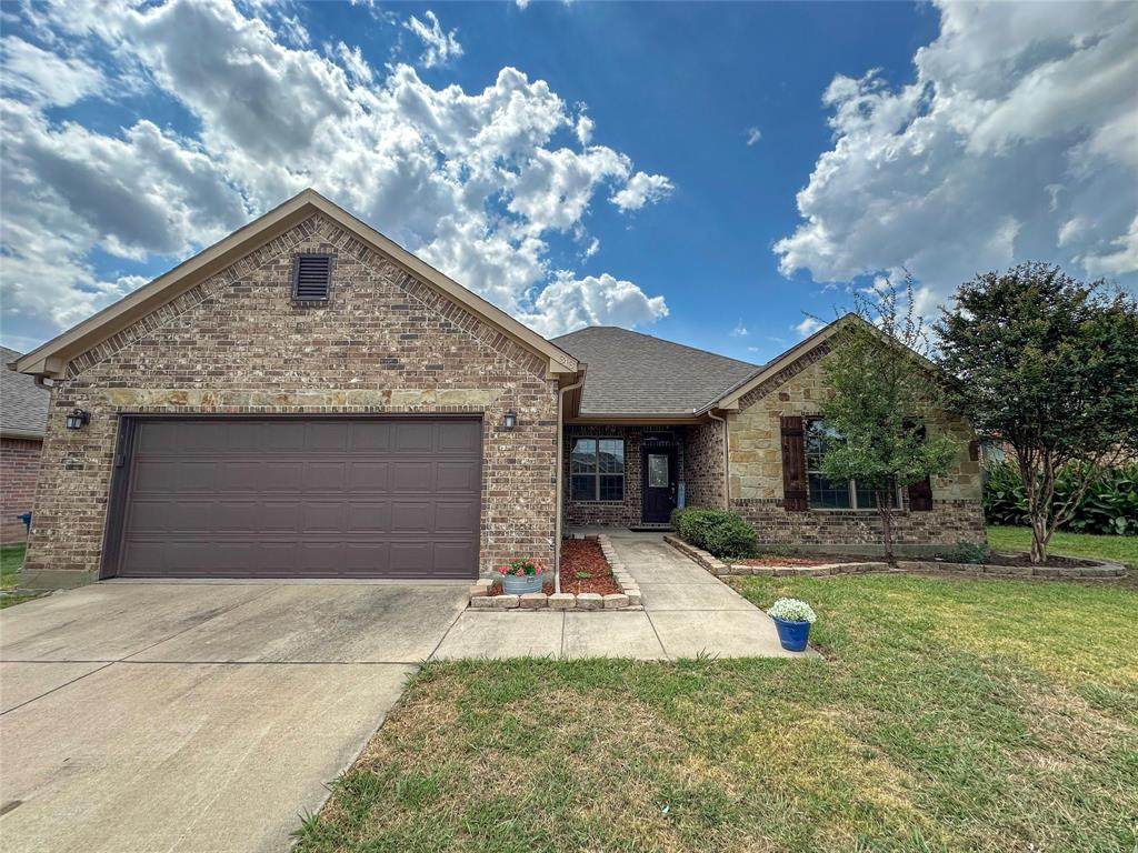 313 Valley Drive - Photo 1