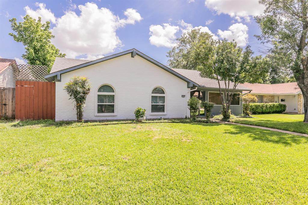 2302 Richwood Drive - Photo 1