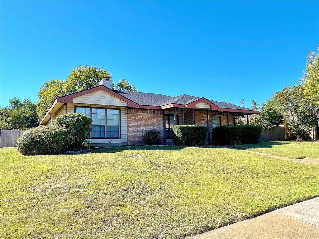 404 Lincoln Drive - Photo 1