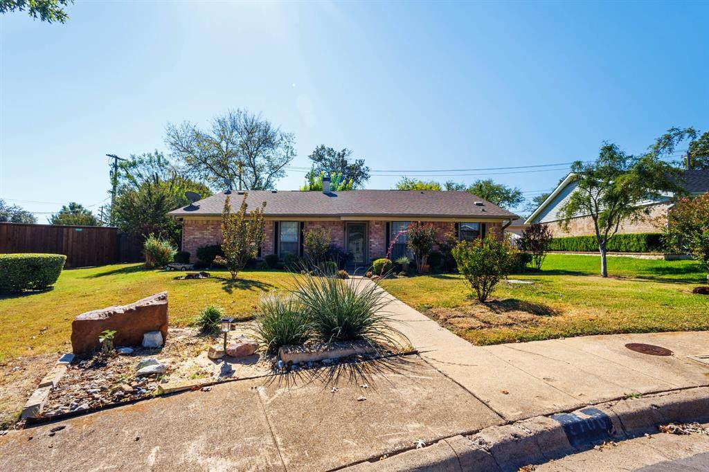 2706 Meadow Bluff Lane - Photo 1