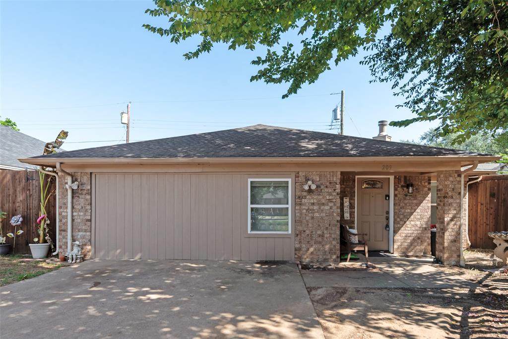 209 Alexander Court - Photo 1