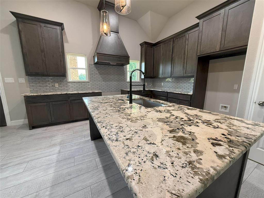 1007 Legend Avenue - Photo 1