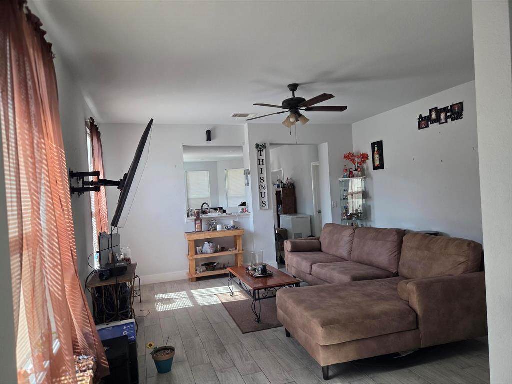 2719 Frazier Avenue - Photo 1