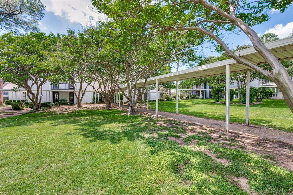 412 Hollyhill Lane - Photo 1