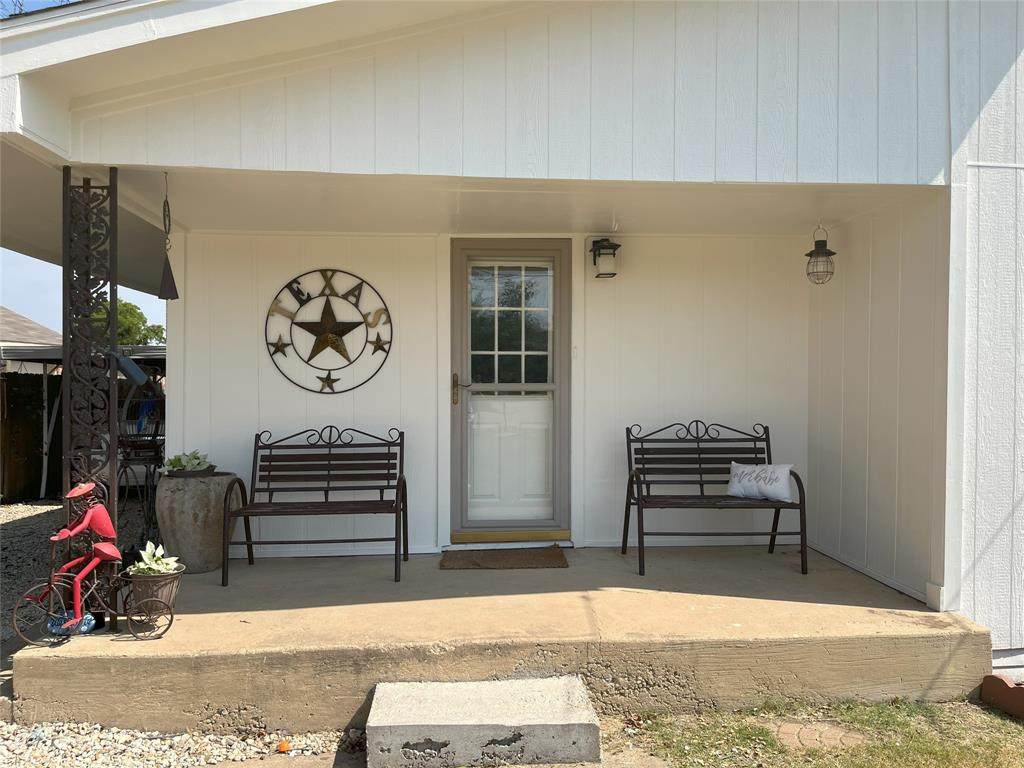 407 Maple Street - Photo 1