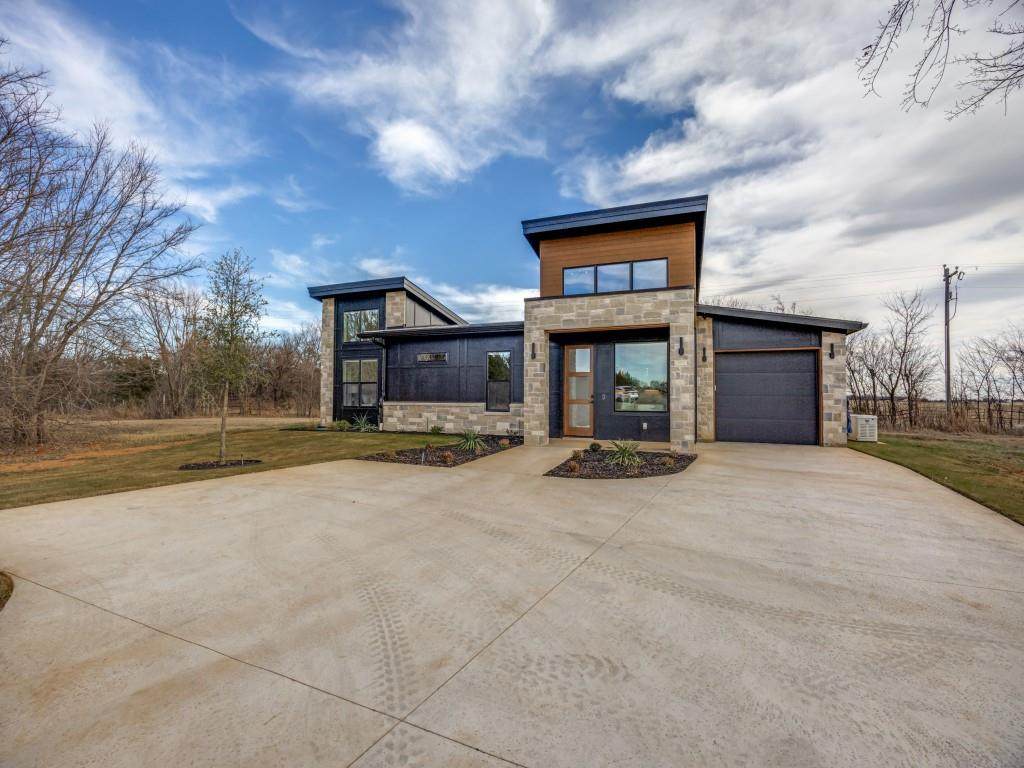 205 Mission Hills Drive - Photo 1