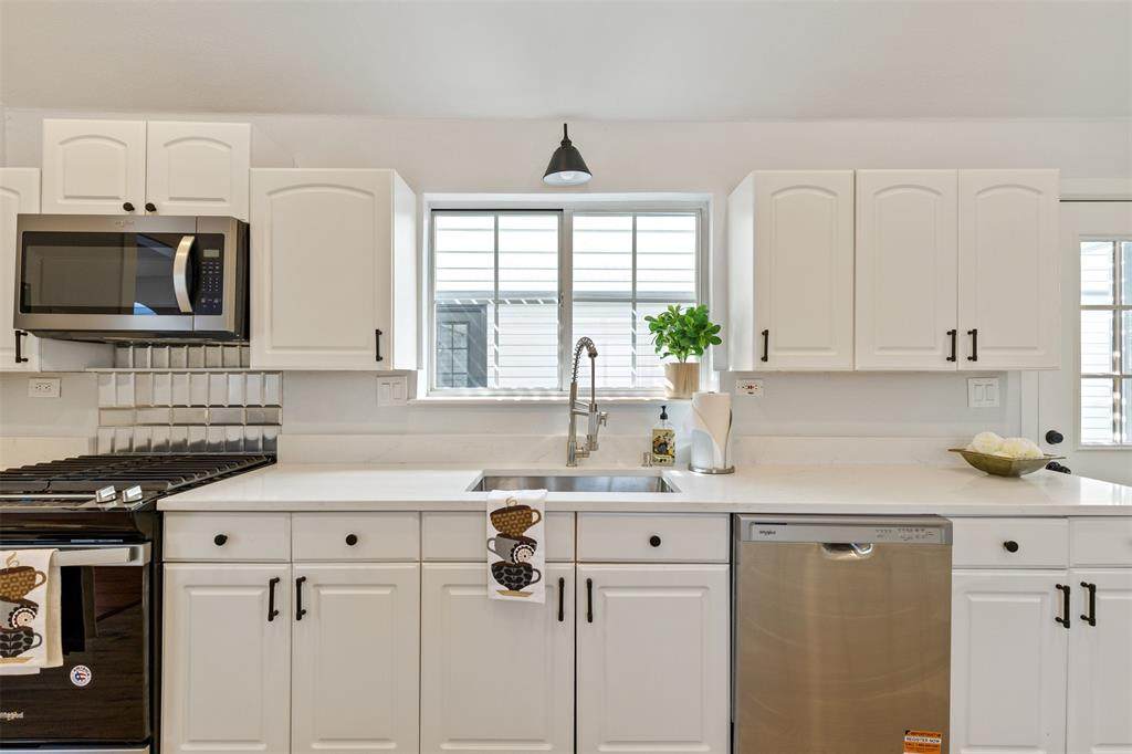 4203 Camden Avenue - Photo 1