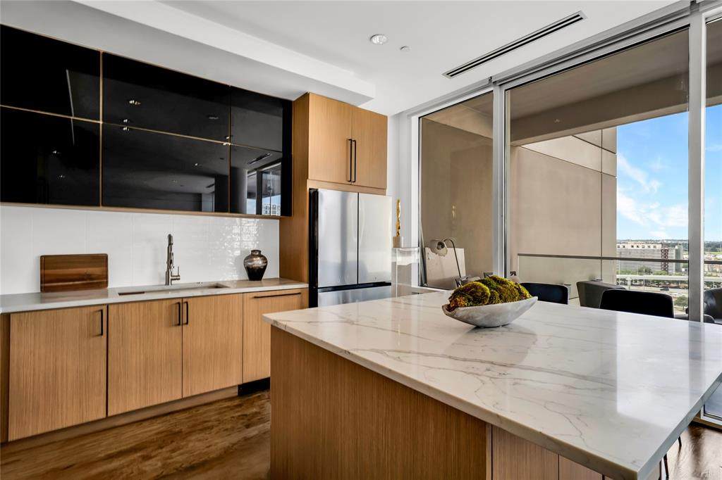 2408 Victory Park Lane - Photo 1