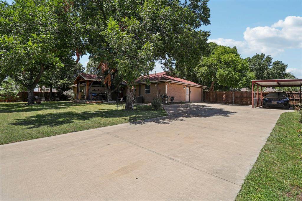 1213 Tarrant Road - Photo 1