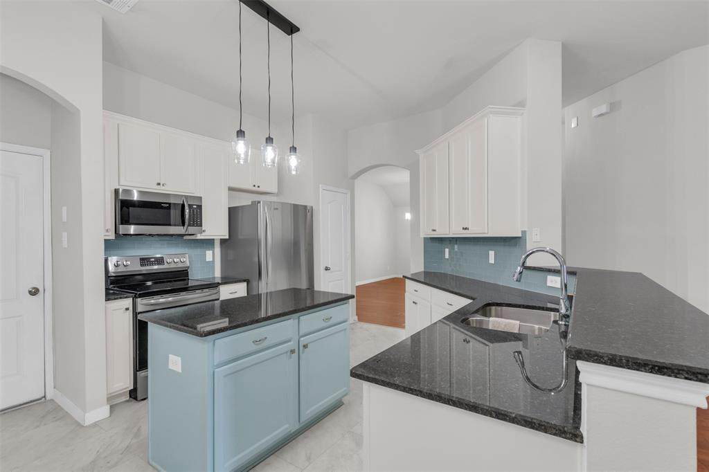 517 Highmoor Court - Photo 1