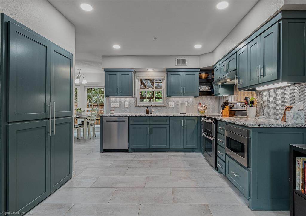 700 Silverstone Lane - Photo 1