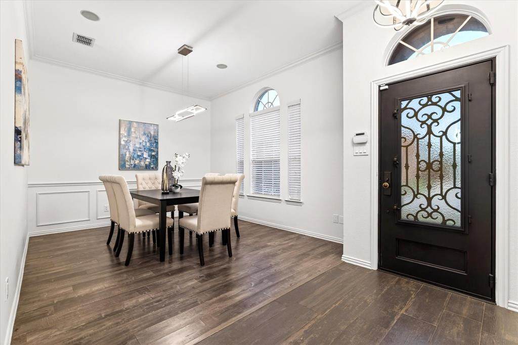 4412 Lansbury Lane - Photo 1