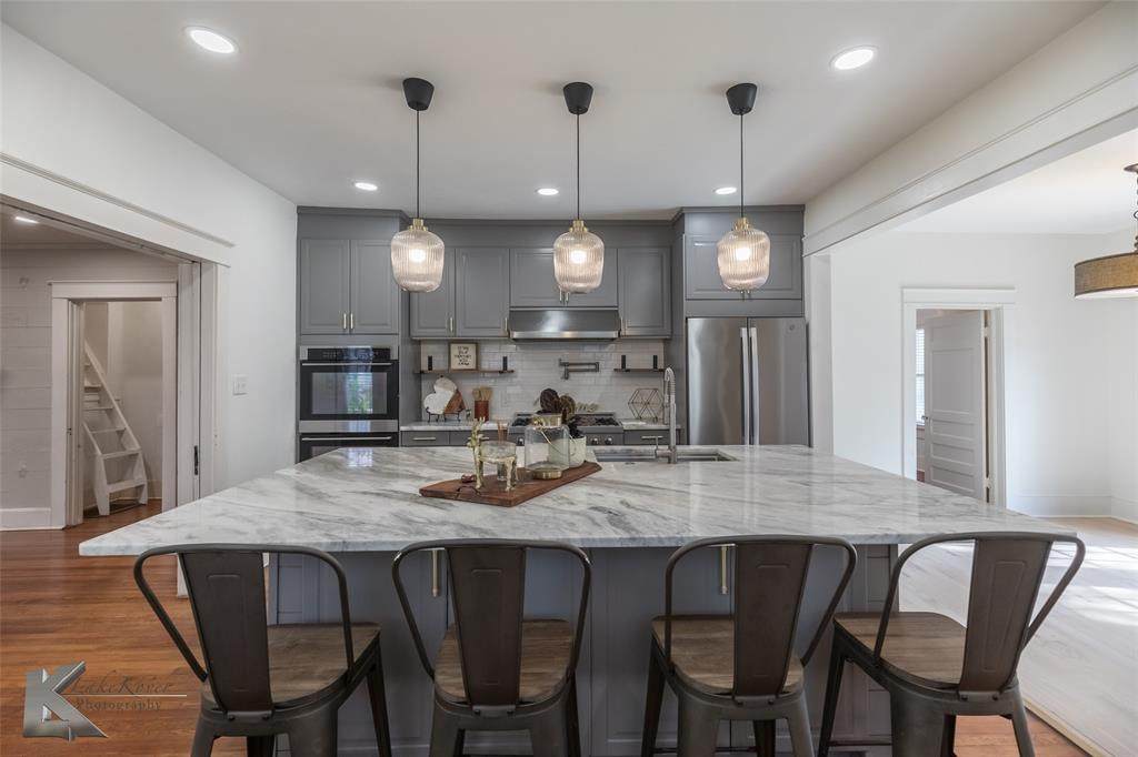 2231 8th Street - Photo 1